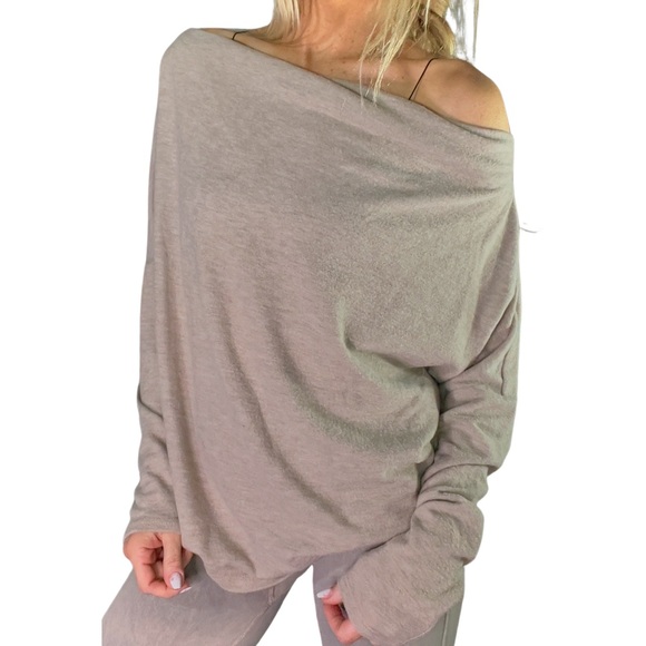 BOUTIQUE* Hacci Off-Shoulder Long Sleeve Sweater Top - Picture 10 of 10